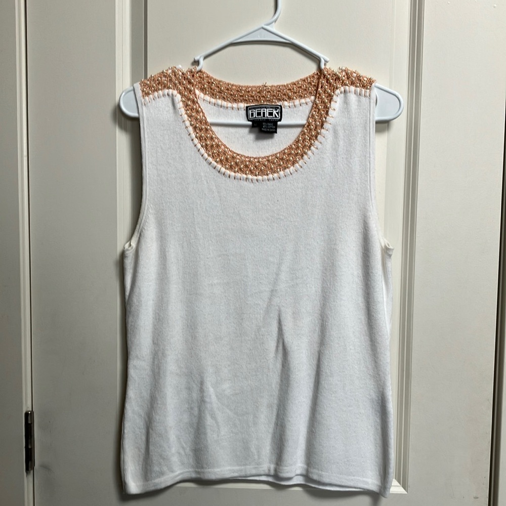 Dereon White and Tan Sleeveless Top